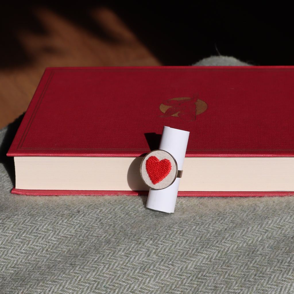 Anello con ciondolo ricamato Fildisogno - Fildisogno