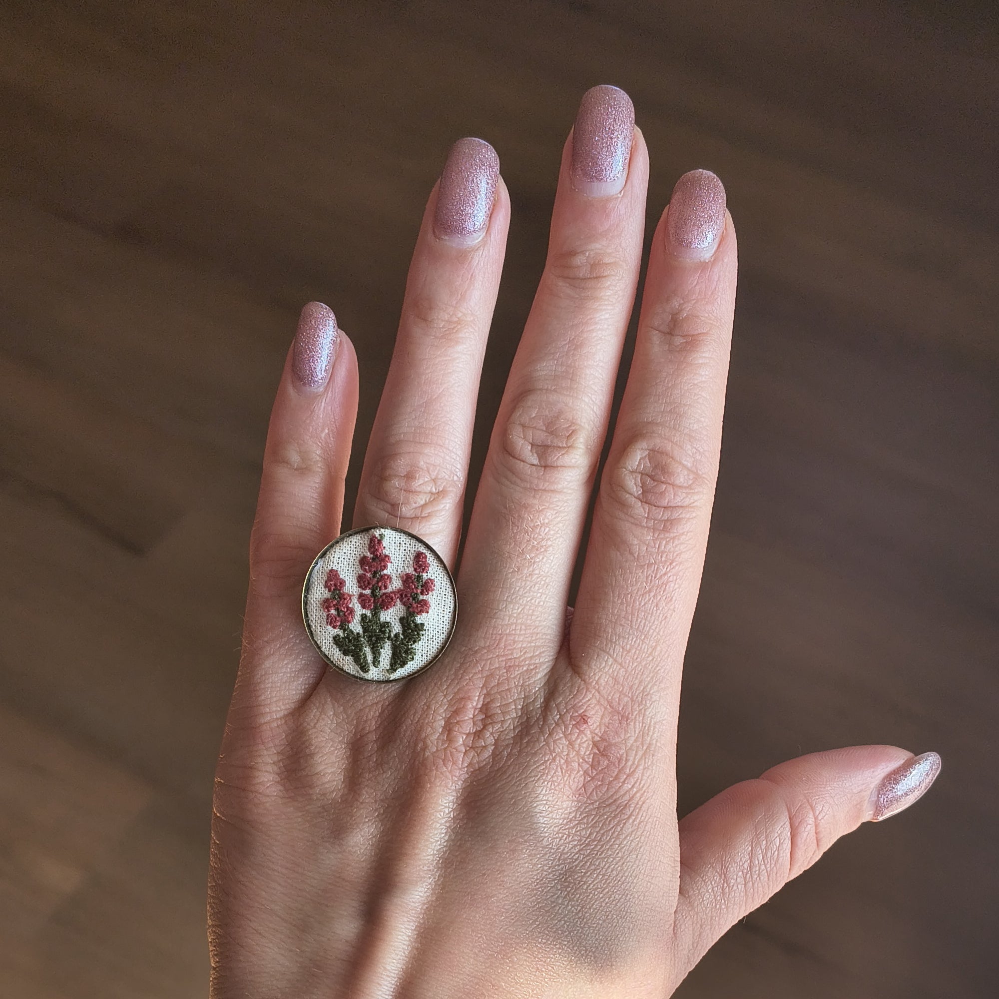 Anello con ciondolo ricamato Fildisogno - Fildisogno