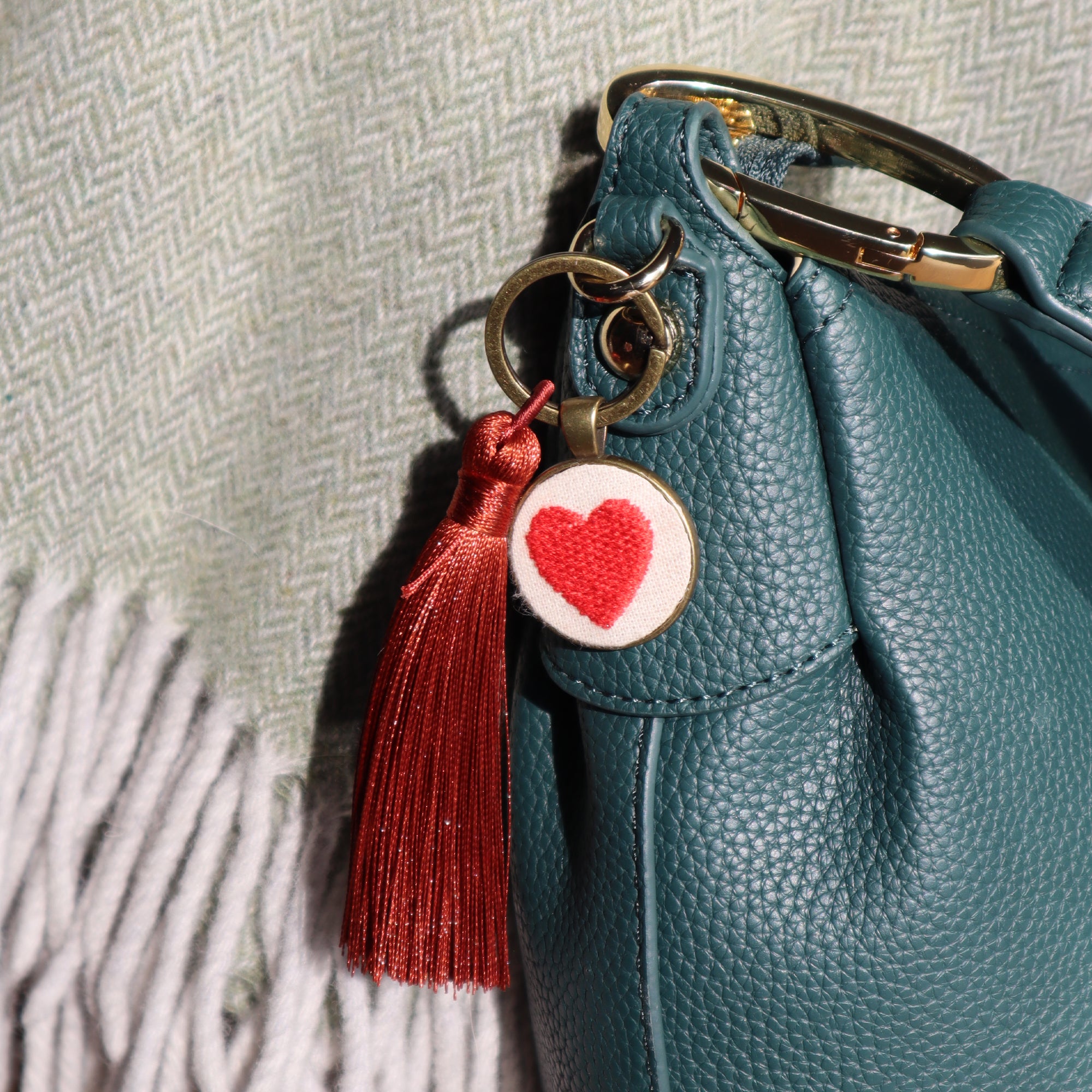 Charm per borsa con ciondolo ricamato Fildisogno - Fildisogno