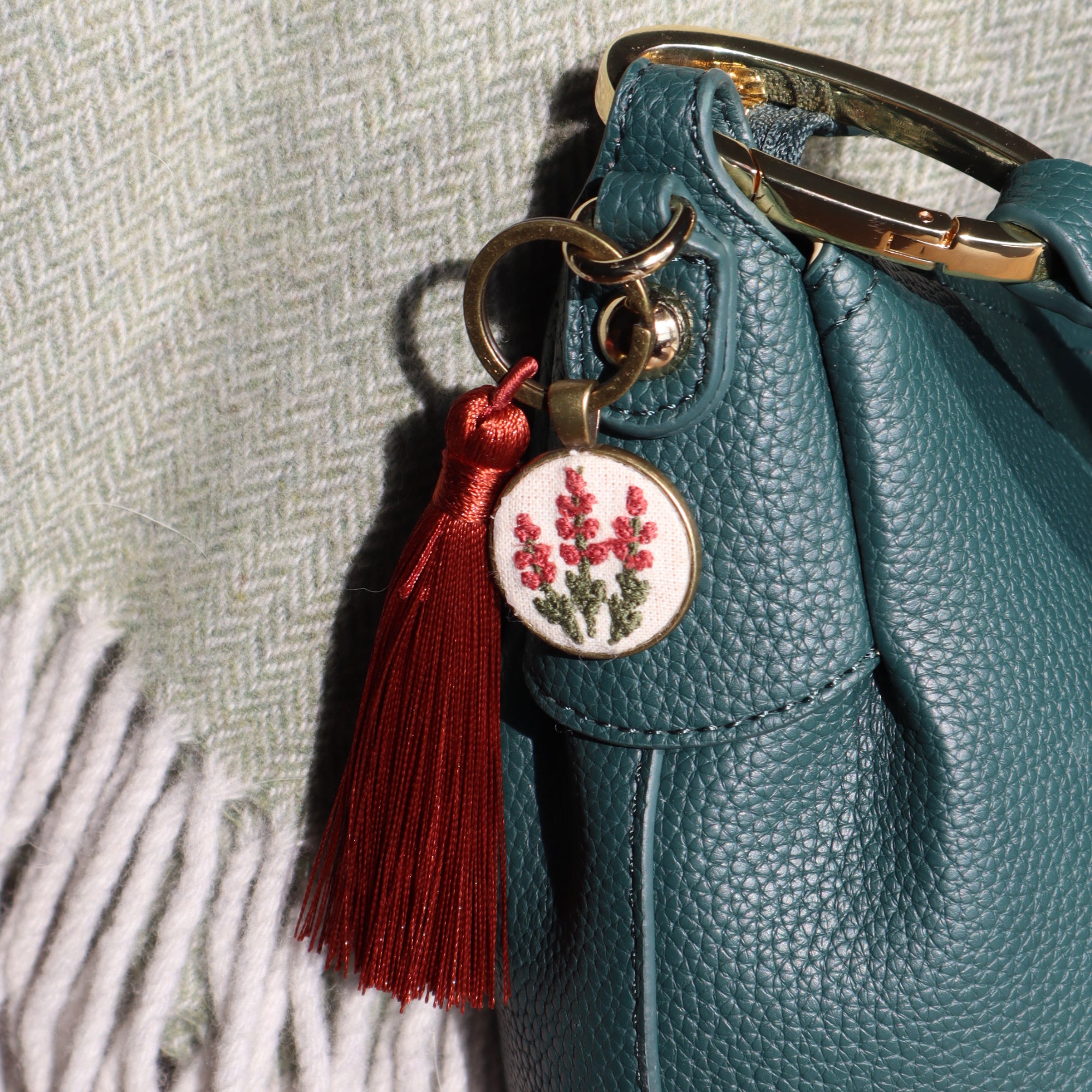 Charm per borsa con ciondolo ricamato Fildisogno - Fildisogno