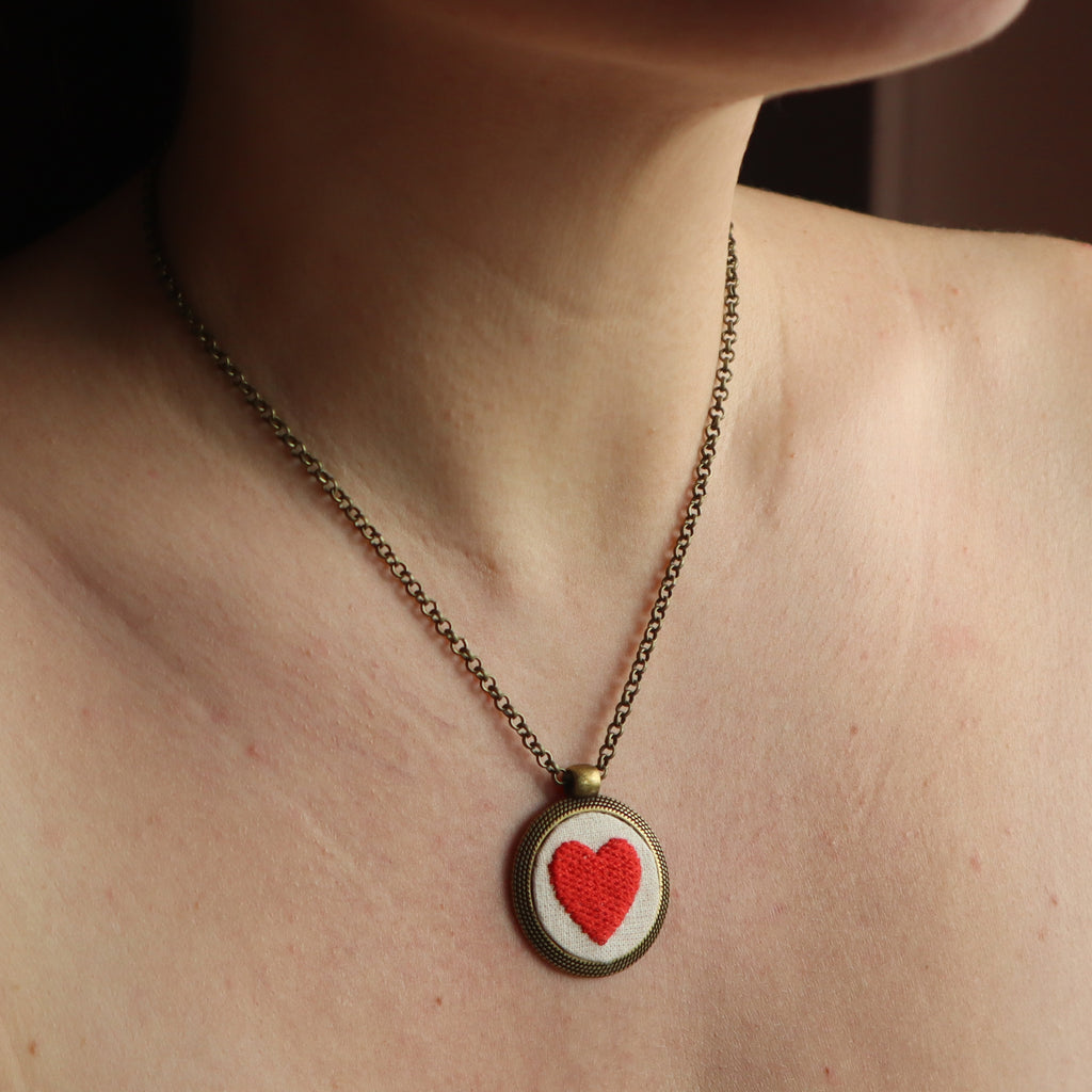 Collana con ciondolo ricamato Fildisogno - Fildisogno