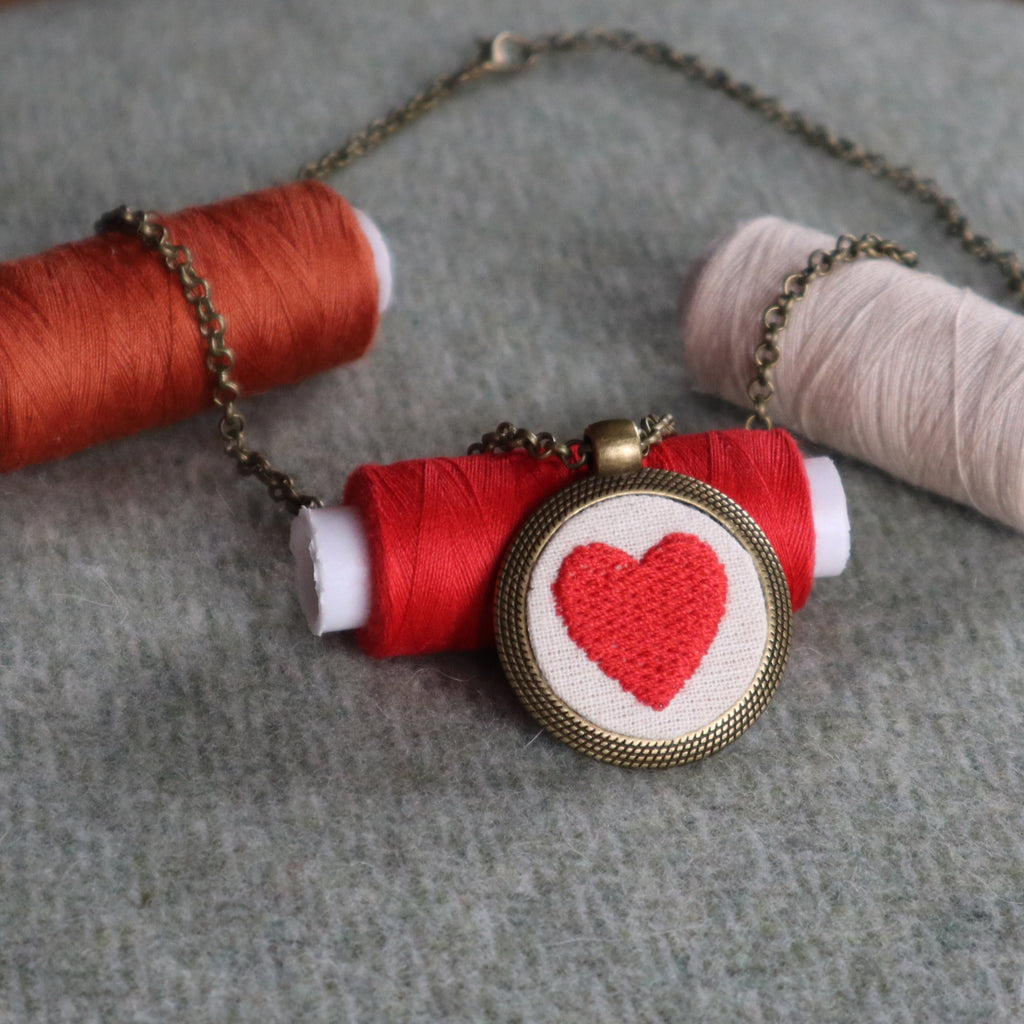 Collana con ciondolo ricamato Fildisogno - Fildisogno