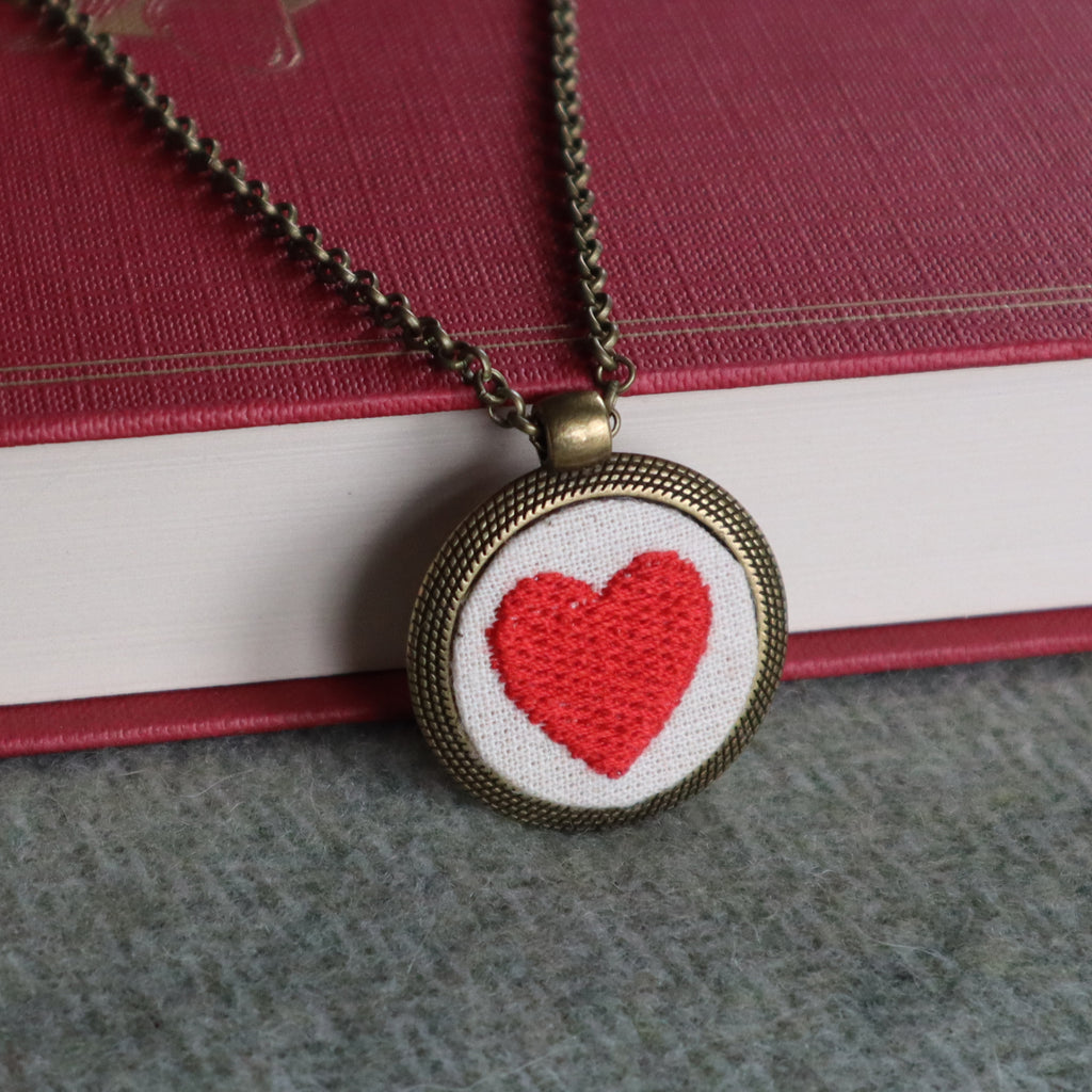 Collana con ciondolo ricamato Fildisogno - Fildisogno