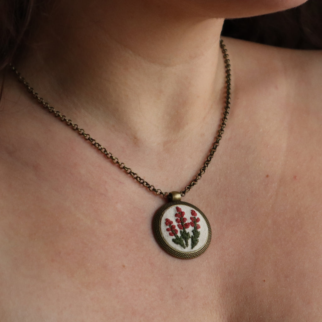 Collana con ciondolo ricamato Fildisogno - Fildisogno