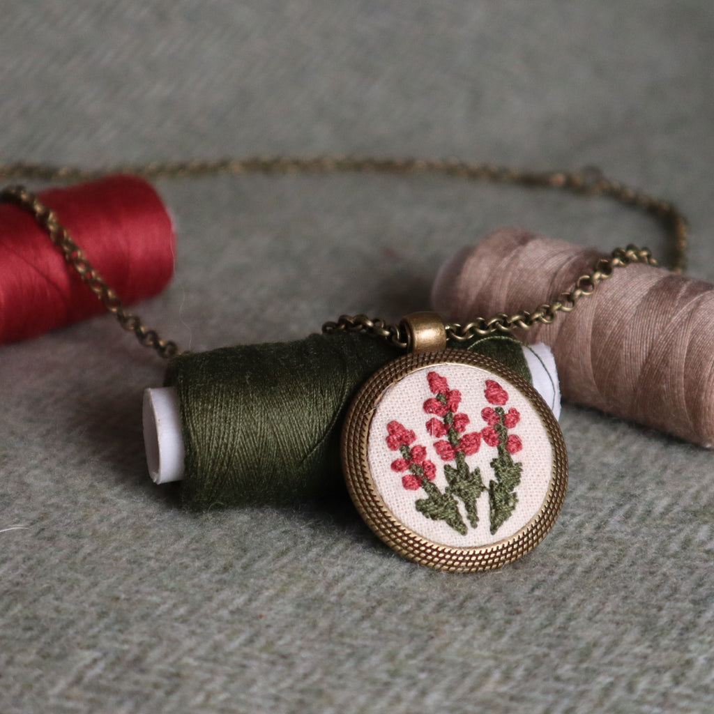 Collana con ciondolo ricamato Fildisogno - Fildisogno