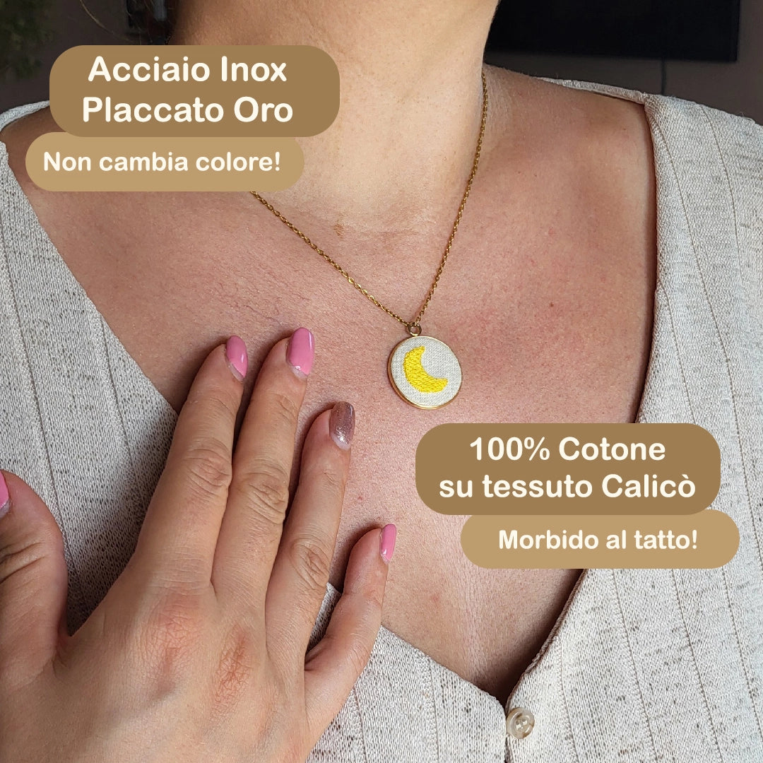 Collana con ciondolo ricamato Fildisogno