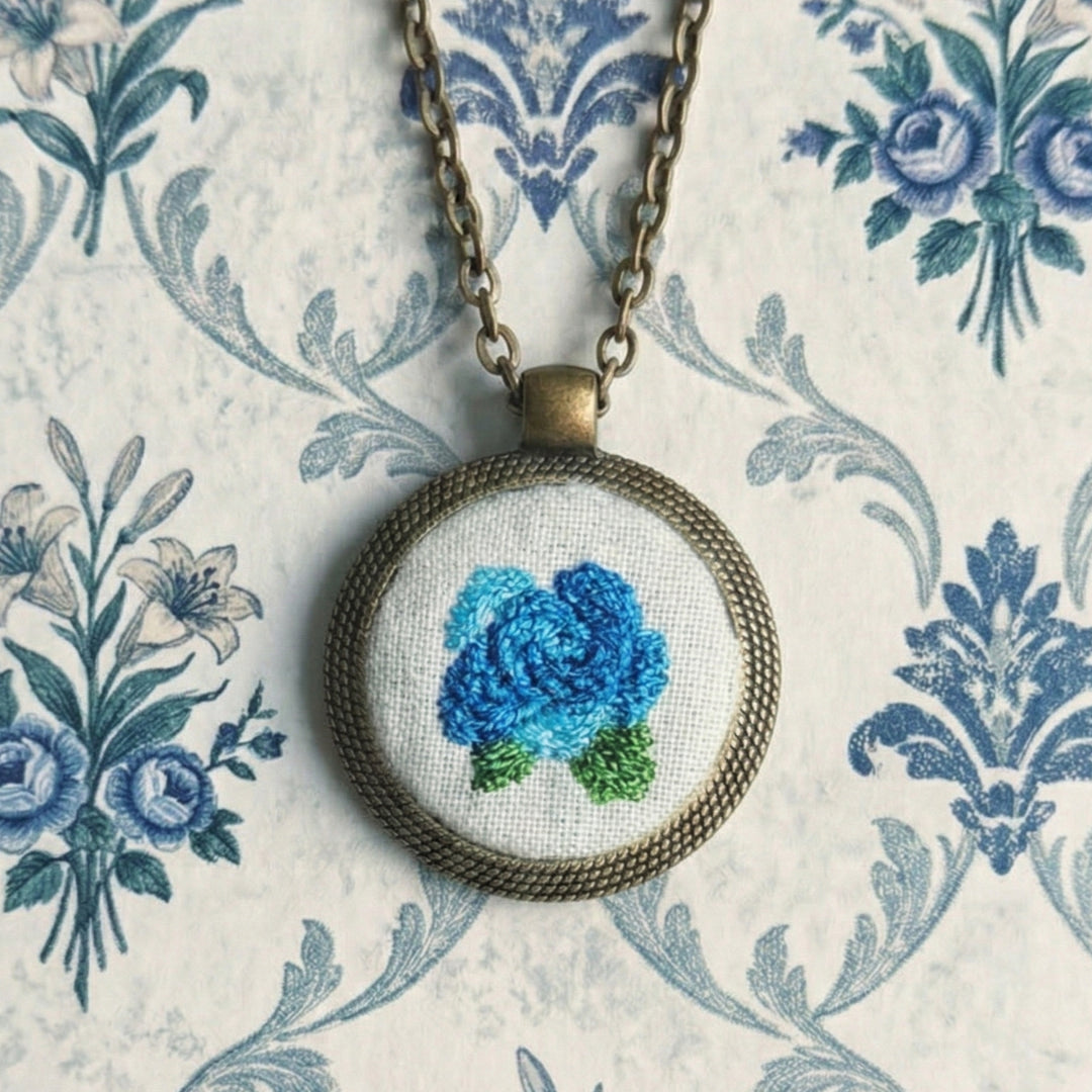Collana con ciondolo ricamato Fildisogno - Fildisogno