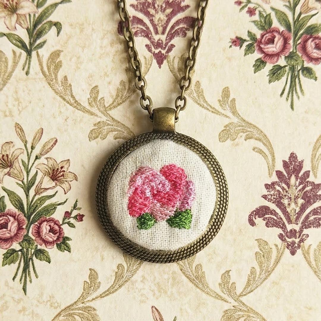 Collana con ciondolo ricamato Fildisogno - Fildisogno