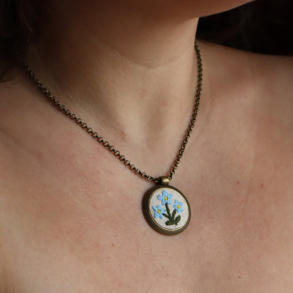 Collana con ciondolo ricamato Fildisogno - Fildisogno